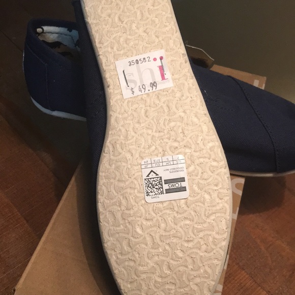 TOMS Canvas Shoes - Picture 4 of 7